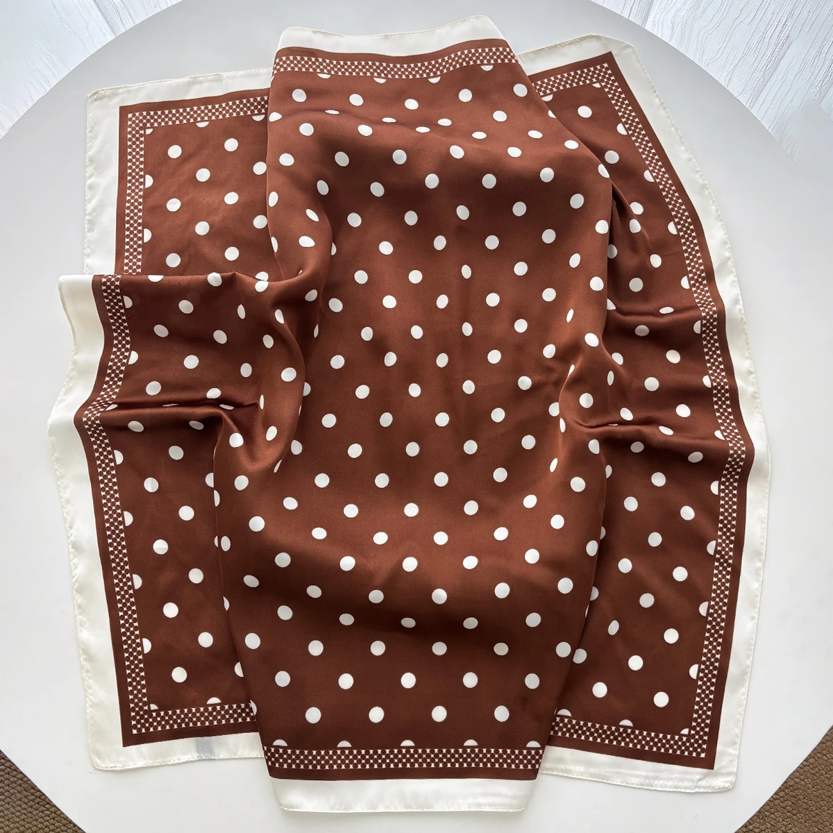 Pañuelo cuadrado de satén suav - Scarf Silk Square reseña y precio